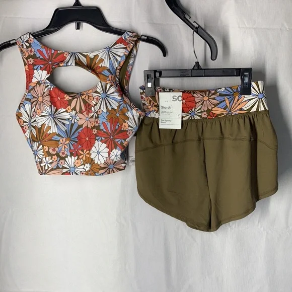 SO floral Sporty cutout top & high rise sporty short S jrs - Picture 15 of 17